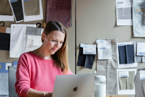 Workcom interface for employees showing 1:1 meeting preparation and career development tools